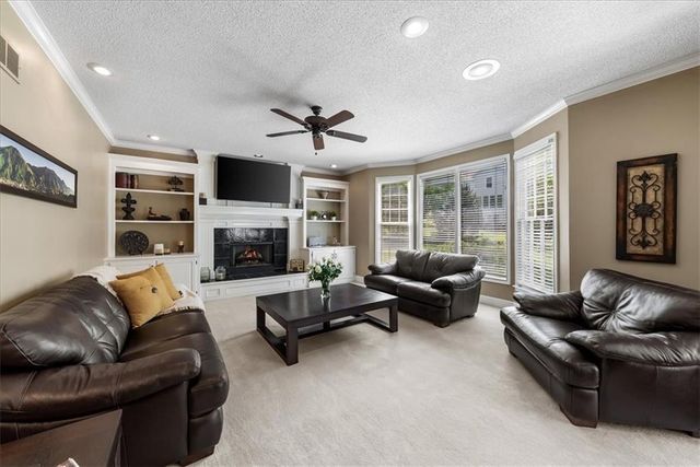9009 W 148TH Terrace, Overland Park, KS 66221