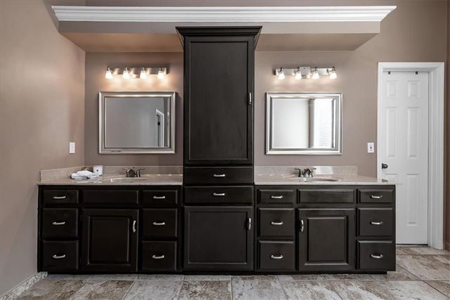 9009 W 148TH Terrace, Overland Park, KS 66221