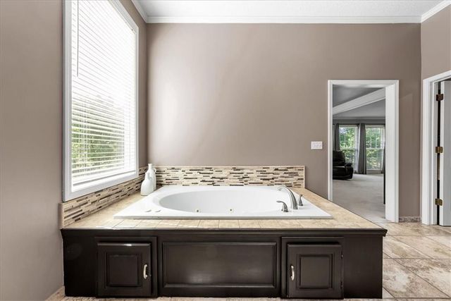 9009 W 148TH Terrace, Overland Park, KS 66221