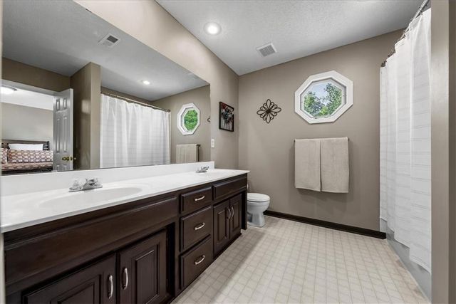 9009 W 148TH Terrace, Overland Park, KS 66221