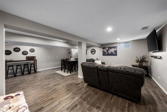 9009 W 148TH Terrace, Overland Park, KS 66221