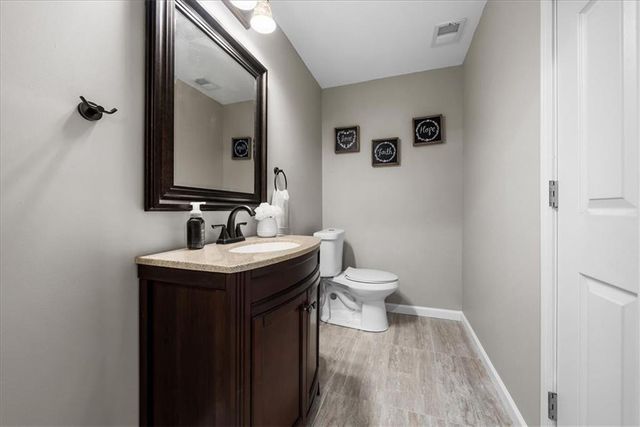 9009 W 148TH Terrace, Overland Park, KS 66221