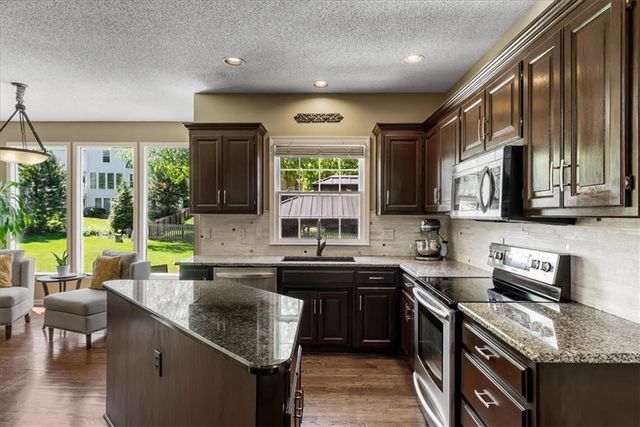 9009 W 148TH Terrace, Overland Park, KS 66221