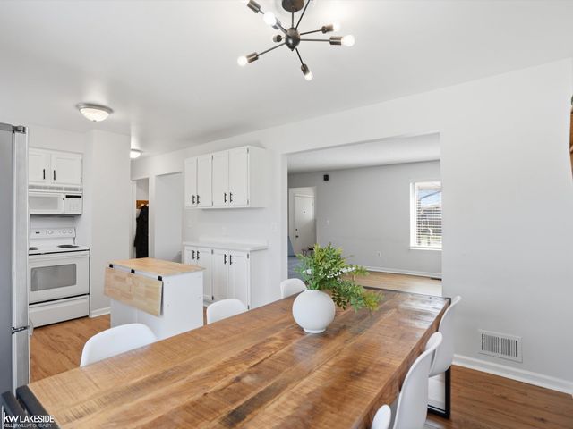 45833 Heatherwoode Lane, Macomb, MI 48044