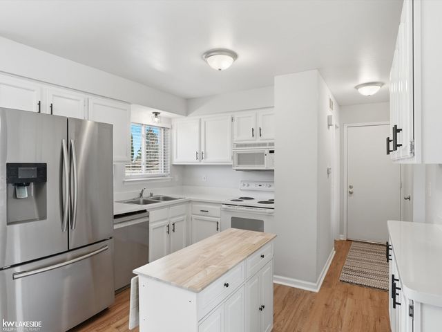 45833 Heatherwoode Lane, Macomb, MI 48044