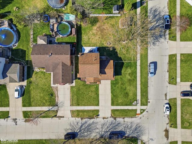 45833 Heatherwoode Lane, Macomb, MI 48044