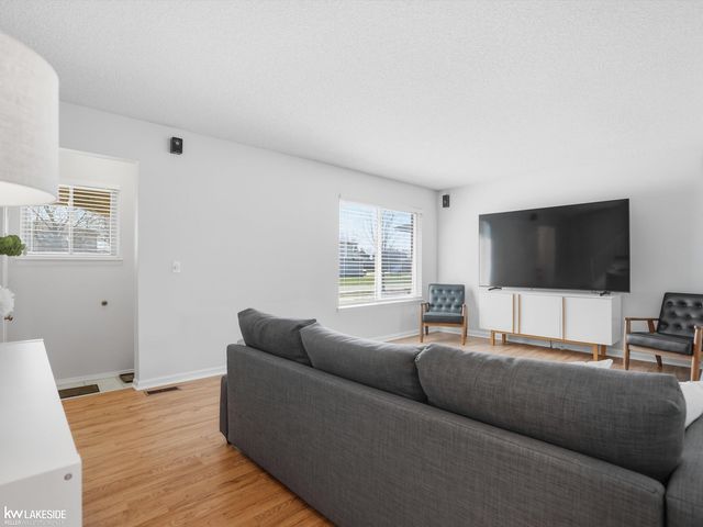 45833 Heatherwoode Lane, Macomb, MI 48044
