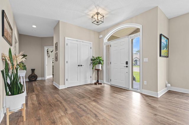 7036 Crowne Oak Road, Eden Prairie, MN 55344