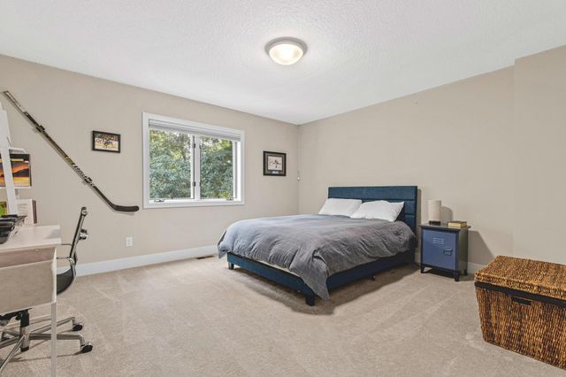 7036 Crowne Oak Road, Eden Prairie, MN 55344