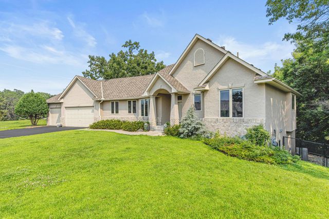 7036 Crowne Oak Road, Eden Prairie, MN 55344