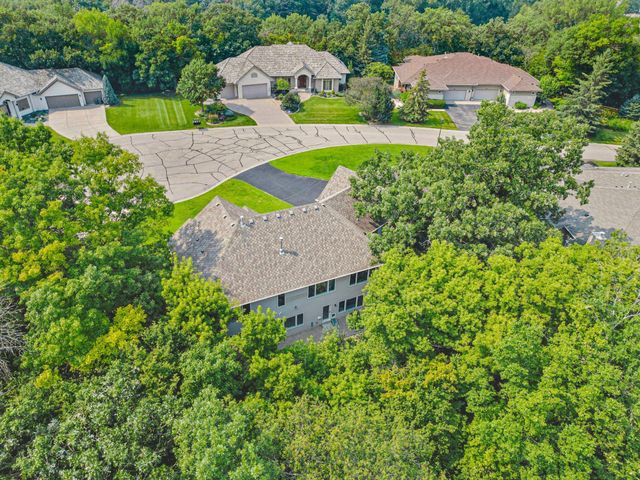 7036 Crowne Oak Road, Eden Prairie, MN 55344