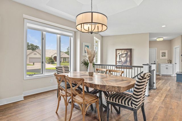 7036 Crowne Oak Road, Eden Prairie, MN 55344