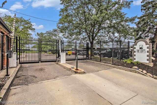 6533 E Jefferson Avenue 323, Detroit, MI 48207