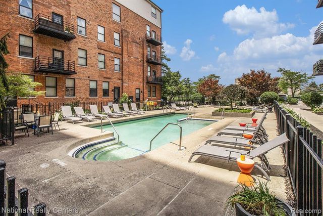 6533 E Jefferson Avenue 323, Detroit, MI 48207