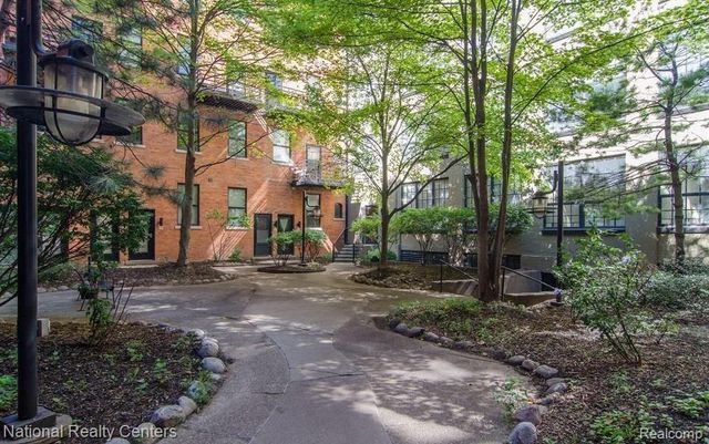 6533 E Jefferson Avenue 323, Detroit, MI 48207