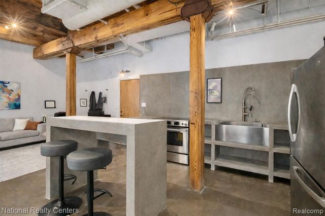 6533 E Jefferson Avenue 323, Detroit, MI 48207