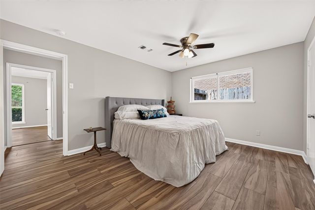 6011 Benning Drive, Houston, TX 77096