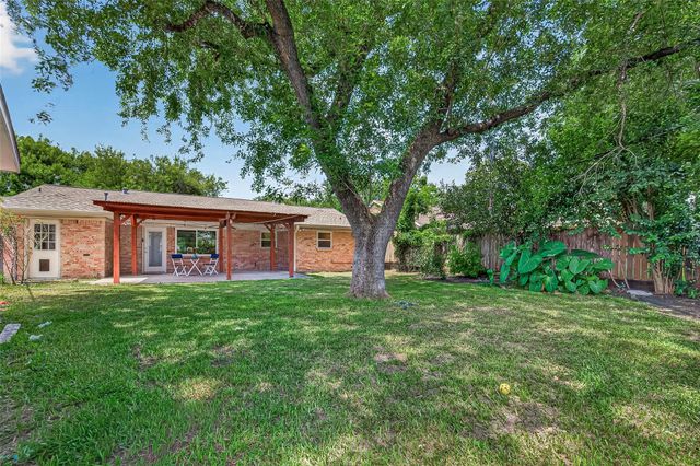 6011 Benning Drive, Houston, TX 77096
