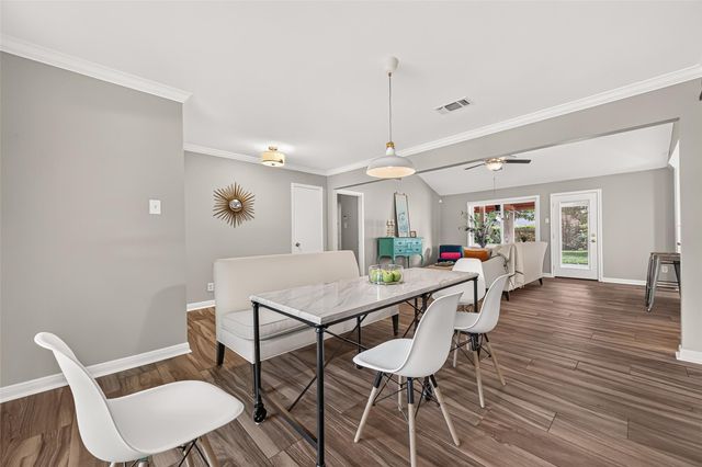 6011 Benning Drive, Houston, TX 77096