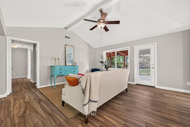 6011 Benning Drive, Houston, TX 77096