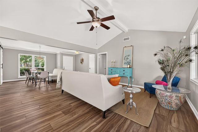 6011 Benning Drive, Houston, TX 77096