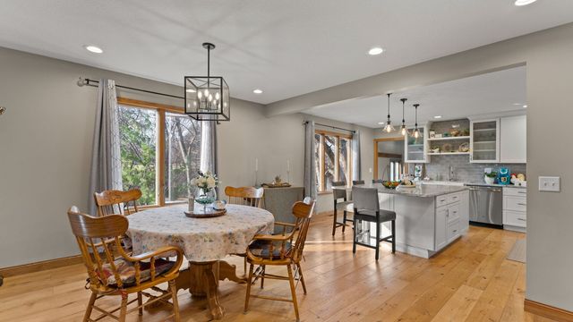 28147 217th Street, Le Claire, IA 52753