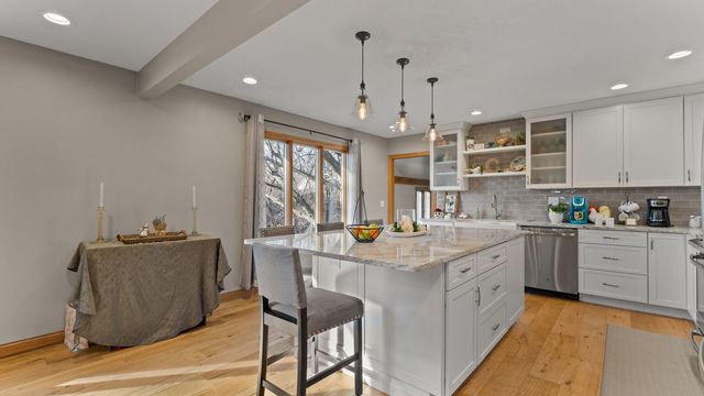 28147 217th Street, Le Claire, IA 52753