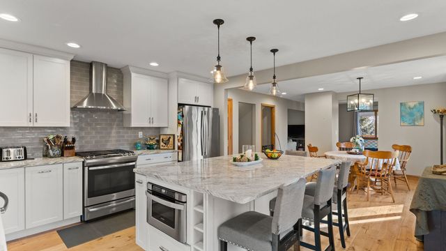 28147 217th Street, Le Claire, IA 52753