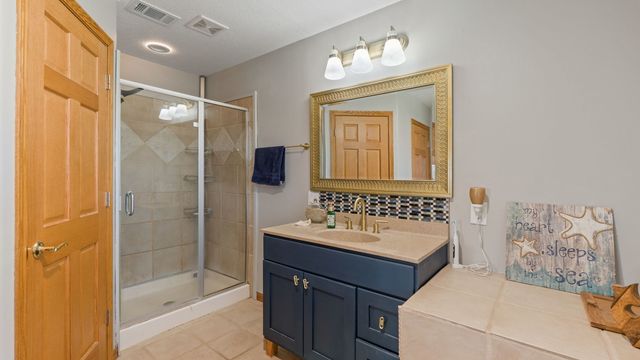 28147 217th Street, Le Claire, IA 52753