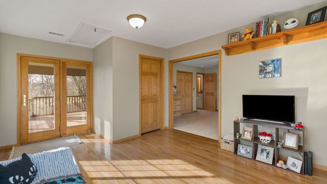 28147 217th Street, Le Claire, IA 52753