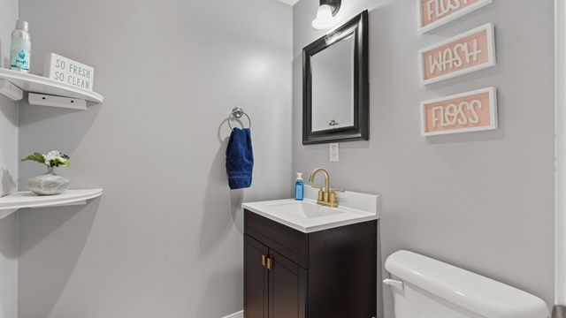 28147 217th Street, Le Claire, IA 52753