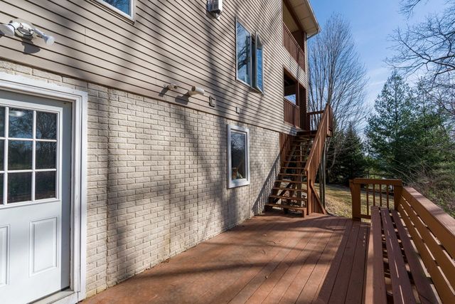 28147 217th Street, Le Claire, IA 52753