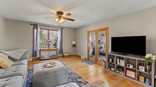 28147 217th Street, Le Claire, IA 52753