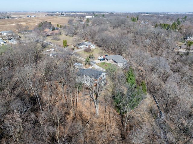 28147 217th Street, Le Claire, IA 52753