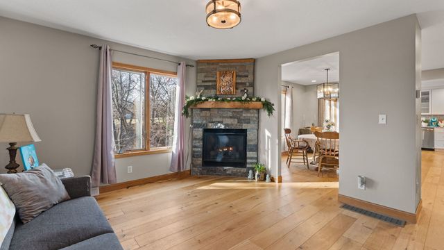 28147 217th Street, Le Claire, IA 52753