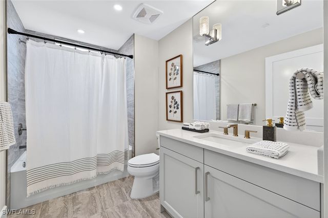 4142 Bay Beach LN 306, Fort Myers Beach, FL 33931