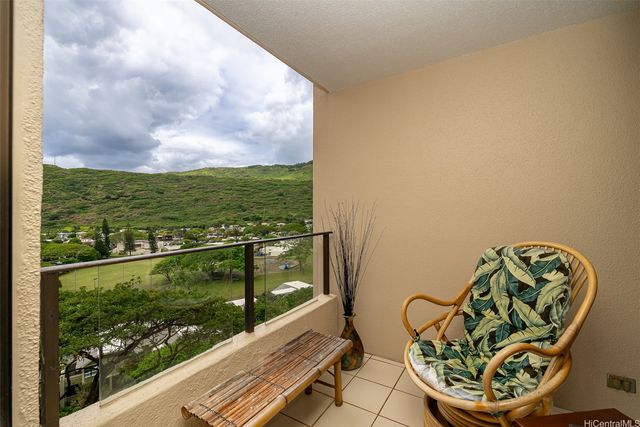 555 Hahaione Street 9F, Honolulu, HI 96825