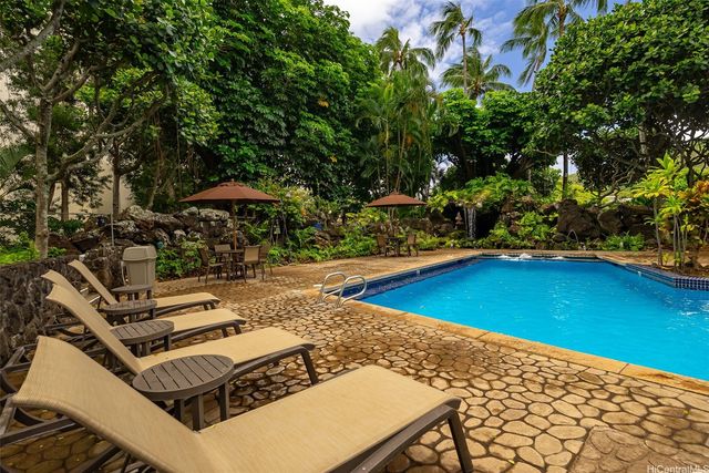 555 Hahaione Street 9F, Honolulu, HI 96825