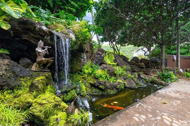 555 Hahaione Street 9F, Honolulu, HI 96825