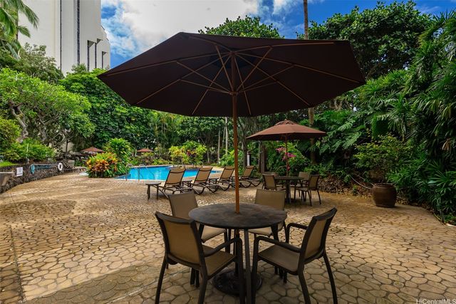 555 Hahaione Street 9F, Honolulu, HI 96825
