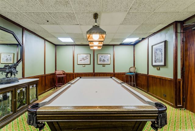 555 Hahaione Street 9F, Honolulu, HI 96825