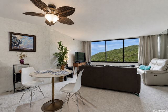 555 Hahaione Street 9F, Honolulu, HI 96825