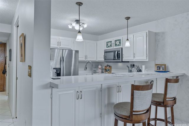 555 Hahaione Street 9F, Honolulu, HI 96825