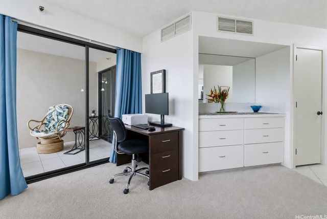 555 Hahaione Street 9F, Honolulu, HI 96825