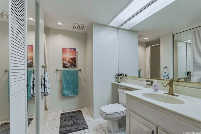 555 Hahaione Street 9F, Honolulu, HI 96825