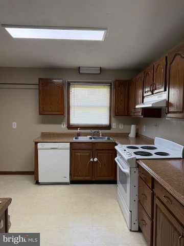 351 BEAUREGARD BLVD, Charles Town, WV 25414