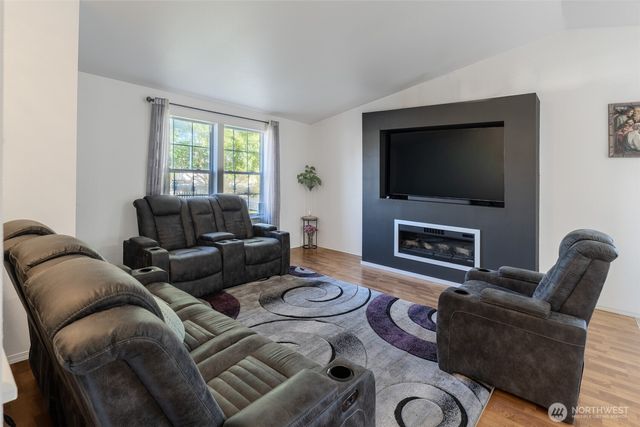 559 Algona Boulevard N, Algona, WA 98001