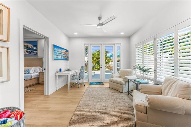 575 101st AVE N, Naples, FL 34108