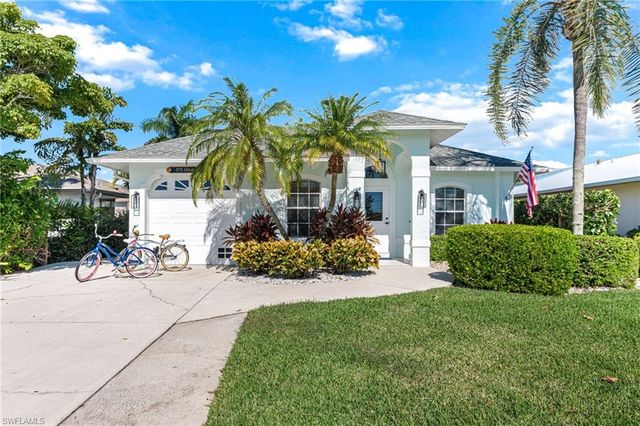 575 101st AVE N, Naples, FL 34108