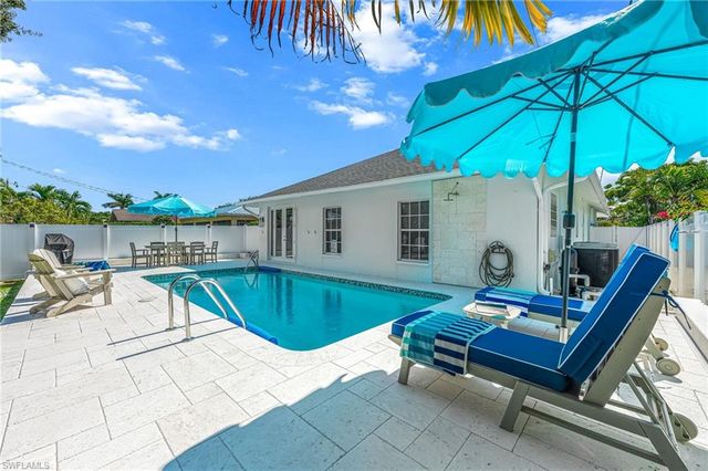 575 101st AVE N, Naples, FL 34108